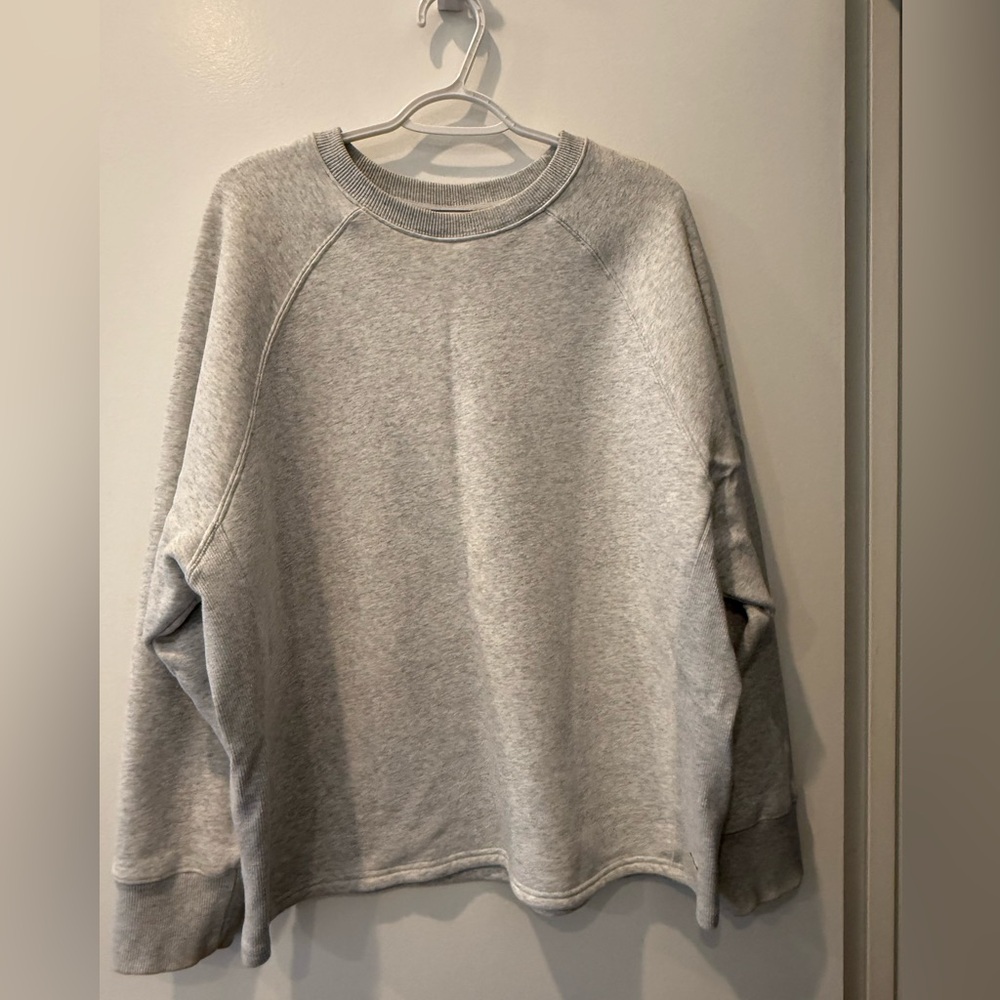 Vuori Women’s Gray Oversized Restore Sweatshirt.